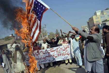Paquistaníes protestan por los ataques hechos por Drones AFP