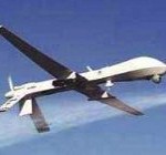 Drone Predator lanzando misil Hellfire