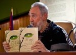 Fidel presenta libro AFP