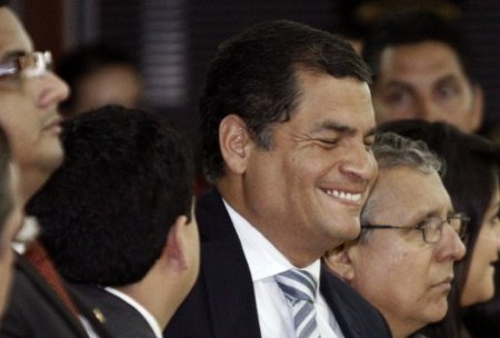 Rafael Correa escucha la sentencia contra El Universal AFP