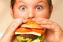 Niño-comiendo-hamburguesa-top-10-list.org-