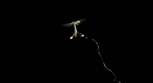 Robot-mosca volando Robot-mosca volando