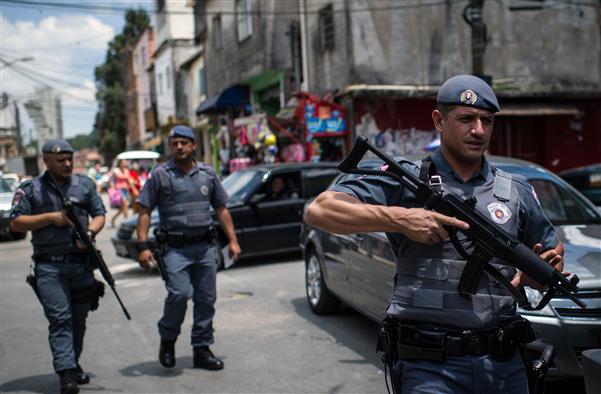 Resultado de imagen para policia militar brasil