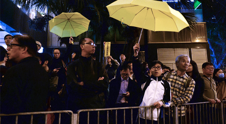 La "revolución de los paraguas" reclama elecciones democráticas / Foto: Dale de la Rey - AFP