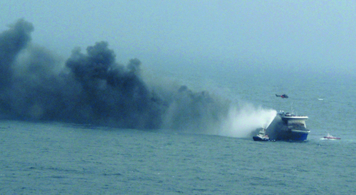 Ferry Italiano "Norman Atlantic" se incendió por causas que aún se desconocen. / Foto: AFP - HO- Marina Militare