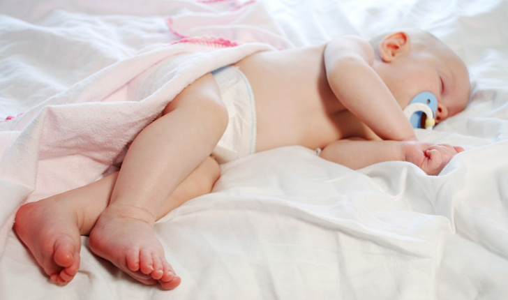 Dormir la siesta mejora la absorción de conocimiento en los bebés / Foto: David Clow