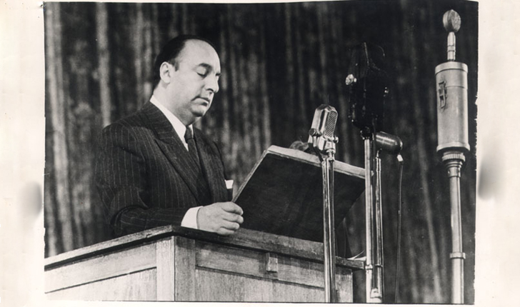 Imagen de Pablo Neruda visitando la Unión Soviética, en Agosto de 1950 / Foto: Ministerio de Relaciones Exteriores de Chile