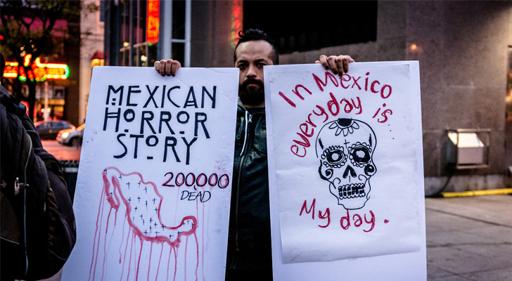 Manifestantes no han dejado de protestar ante la visita del mandatario mexicano. / Foto: M.O.D.