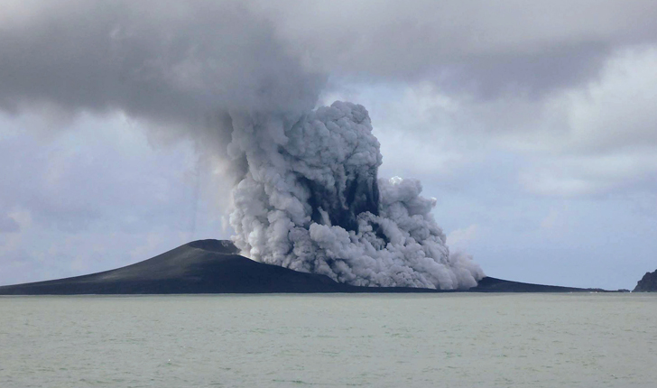 La nueva isla se encuentra a 65 kilómetros al suroeste de Nuku'alofa, la capital de Tonga. / Foto: AFP.