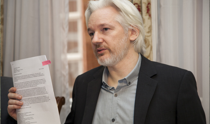Julian Assange / Foto: Wikimedia Commons Assange ha salido a la palestra pública contestando acusaciones de Max Hastings –de The Daily Mail- que lo responsabiliza, junto a Edward Snowden- por la matanza de Paris.
