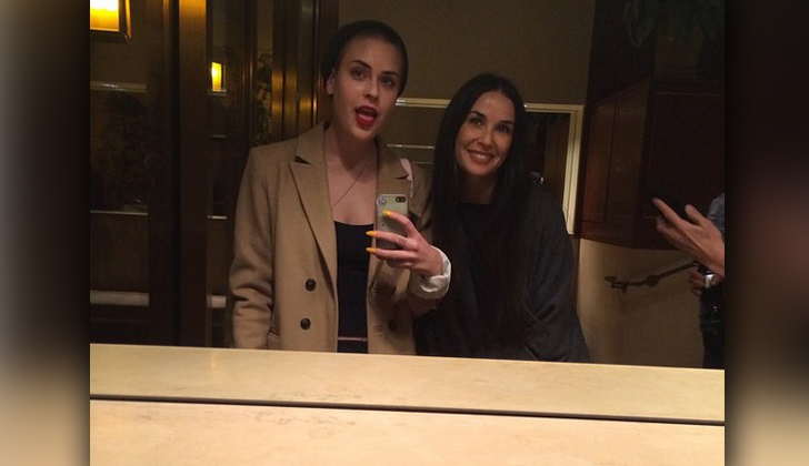 Demi Moore enciende dudas sobre posibles cirugías estéticas en una foto con su hija / Foto: instagram - buuski