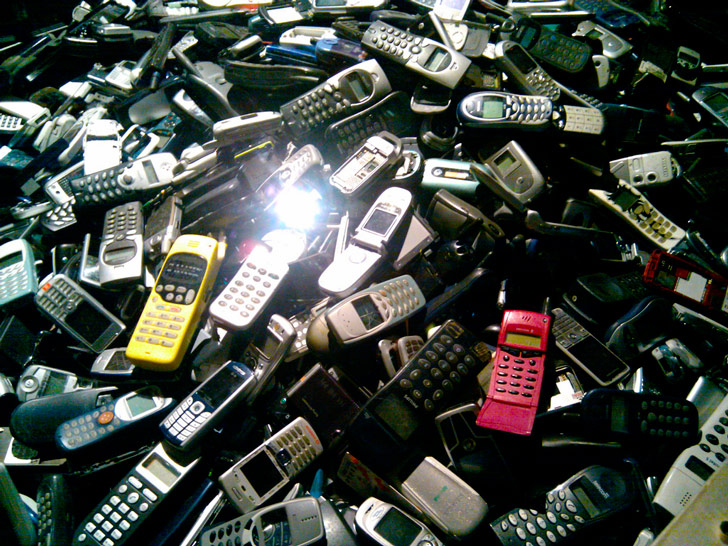 En Uruguay hay planes para reciclar celulares y computadoras, organizados por ANTEL / Foto: ario en Flickr