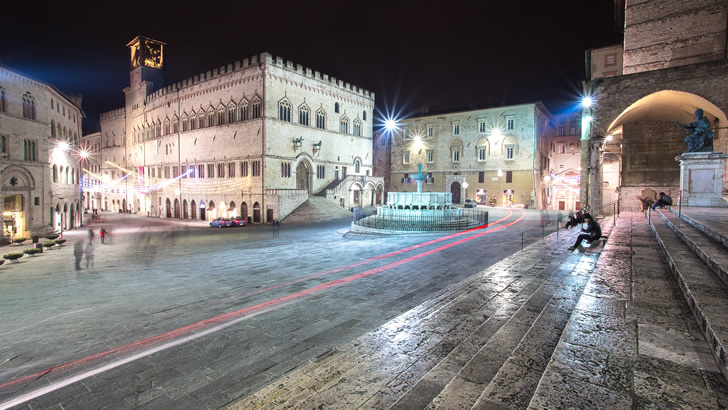 Vida nocturna en Perugia, Italia, bares, cafés y discotecas