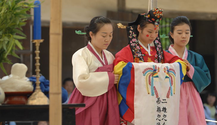 El matrimonio es una de las instituciones sociales más arraigadas en la cultura popular surcoreana. Es por eso que existen muchas leyes en torno a ello. / Foto: Imcom Korea