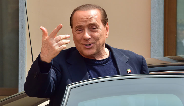 Berlusconi aún debe enfrentar dos causa judiciales; una por compra de testigos y otra por contratación de chicas masajistas. / Foto: Giuseppe Cacace - AFP