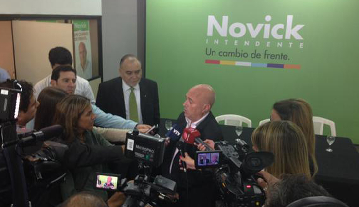 Novick dijo que la intendenta Olivera debe renunciar por desperdiciar 150 millones de dólares de los montevideanos. / Foto: Twitter@EdgardoNovick.