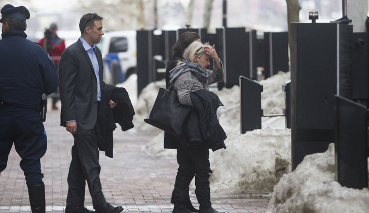 Sobrevivientes y familiares de los fallecidos en el atentado de la maratón de Boston asisten a la primera audiencia del juicio. / Foto: Scott Eisen - Getty Imagen - AFP