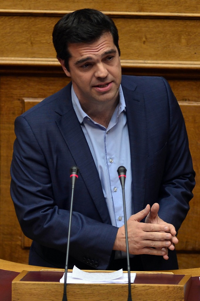 El poder de Syriza en las negociaciones estaba muy limitado por las condiciones que se daban a los dos lados de la mesa negociadora. Y una constante por parte de Syriza era su deseo, reflejando lo que deseaba la gran mayoría del pueblo griego, de mantenerse en la Eurozona. Foto: Louisa Gouliamaki - AFP.