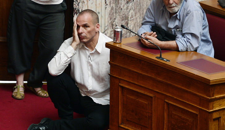 "Lo que hacen con Grecia tiene un nombre: terrorismo", afirmó Varoufakis tras su dimisión. Foto: Louisa Gouliamaki - AFP.