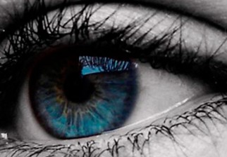 Una investigación en Estados Unidas relaciona  al color de los ojos con el alcoholismo. Foto: EFE