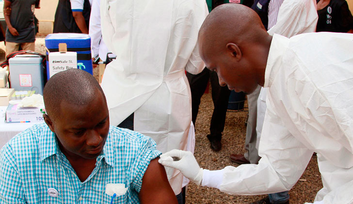 Vacuna contra el Ébola fue eficaz en el 100 por ciento de ensayos. Foto: AP