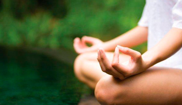 La meditación podría ser la solución para dejar de fumar. Foto: EFE