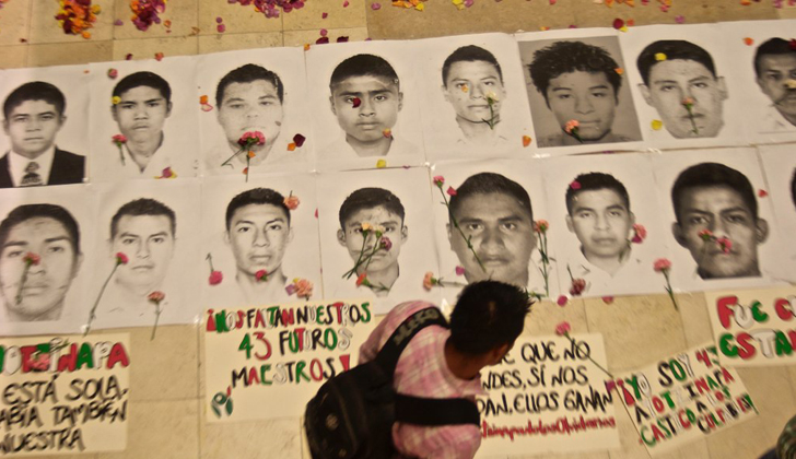 Fotos de los 43 desaparecidos de Ayotzinapa, en Guerrero, México. Foto: Agencia Prensa Rural. 