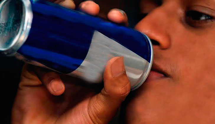 Las bebidas energéticas podrían estar vinculadas a lesiones cerebrales. Foto: AFP