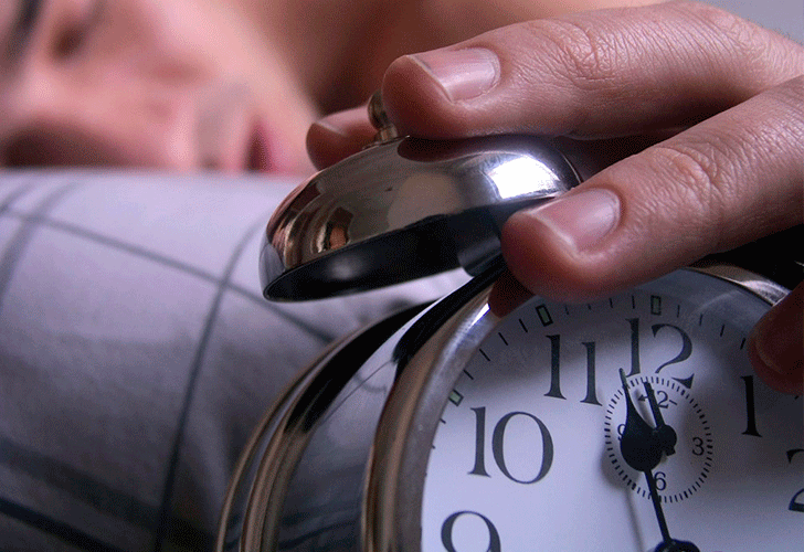 En Inglaterra proponen cambiar horarios de clases y trabajo para dormir mejor. Foto: AFP