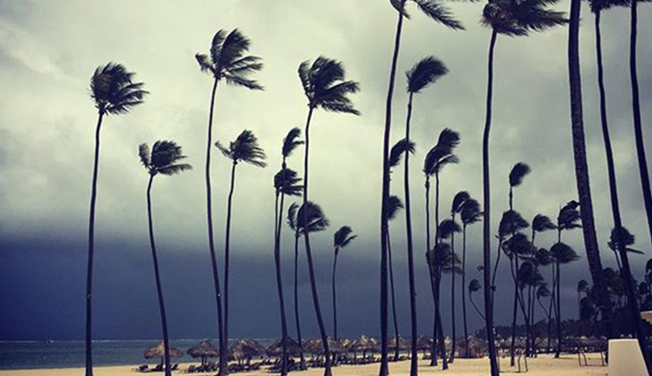 El huracán tocando tierra en República Dominicana. Foto: (@juankarlaws/instagram.