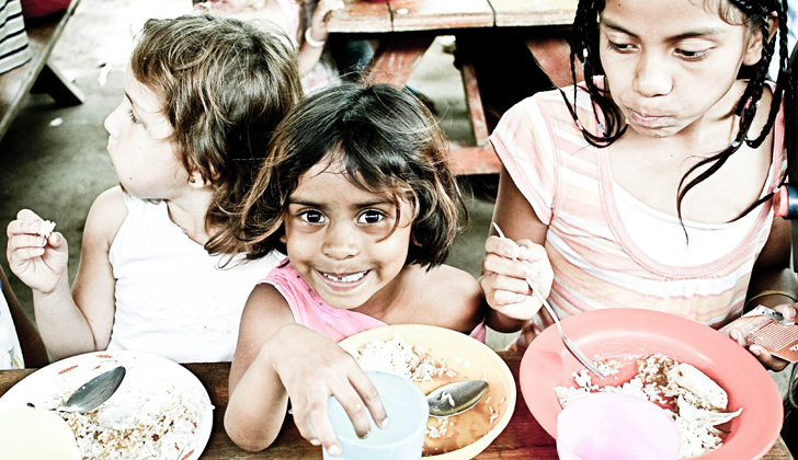 La población infantil está entre los más vulnerables en cuanto al acceso a la sana alimentación. Foto: Pixabay. 
