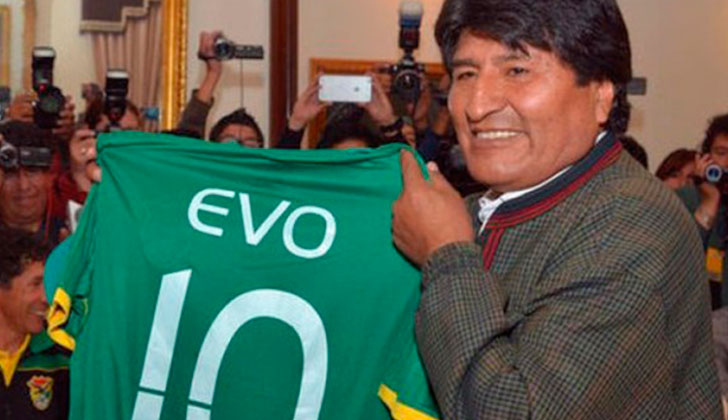 Evo Morales recibió a la selección en la previa del partido con Uruguay. 