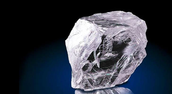 Su tamaño es el segundo en la lista de los diamantes conocidos y solo es superada por el diamante “Cuillan”
