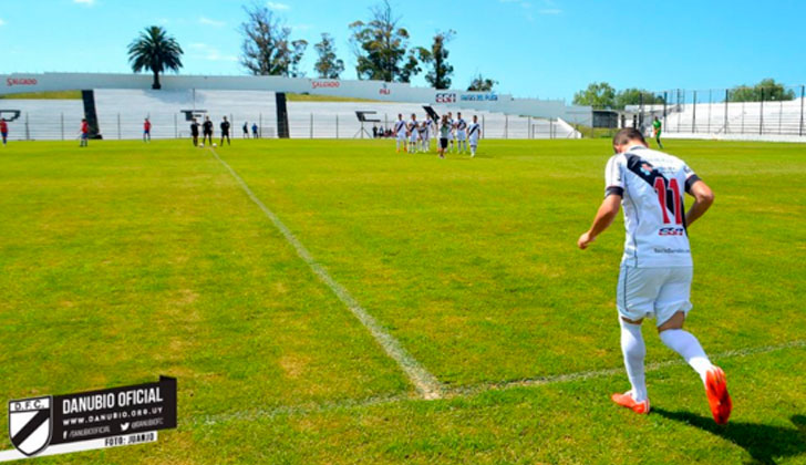 Marcelo Tabárez cumplió y volvió a jugar al fútbol. Foto: @DanubioFC