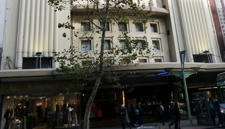 Sala Nely Goitiño, en Avenida 18 de Julio.