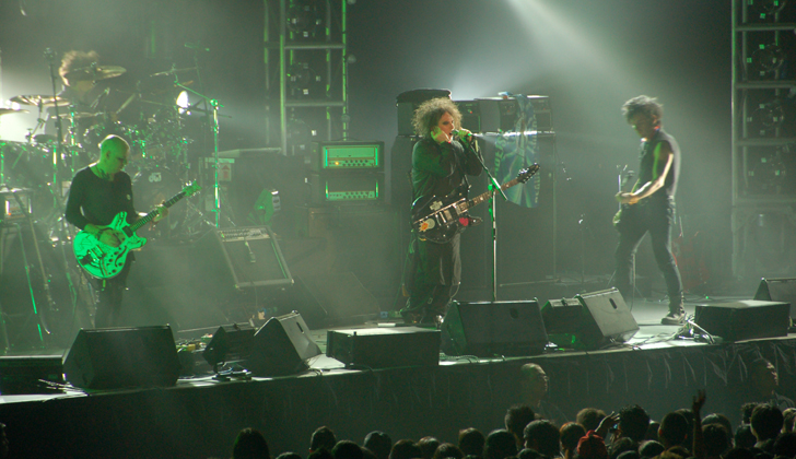 The Cure en uno de sus conciertos en Singapur. Foto: Wikimedia Commons. 