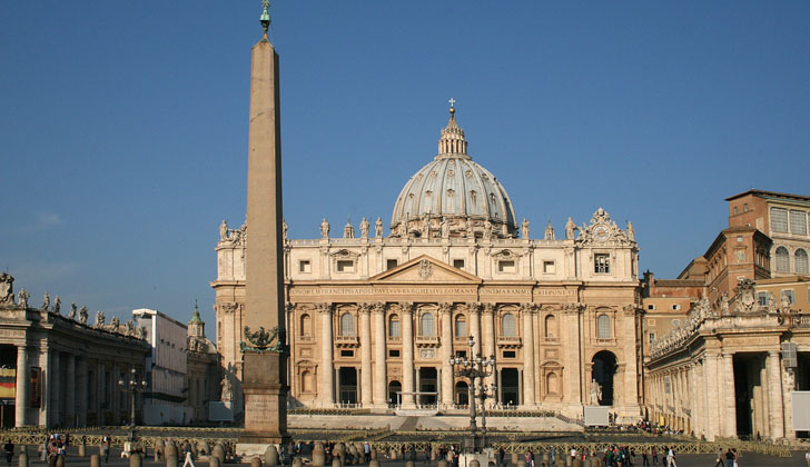 Plaza de San Pedro, en el corazón de El Vaticano. Foto: Wikimedia Commons. 