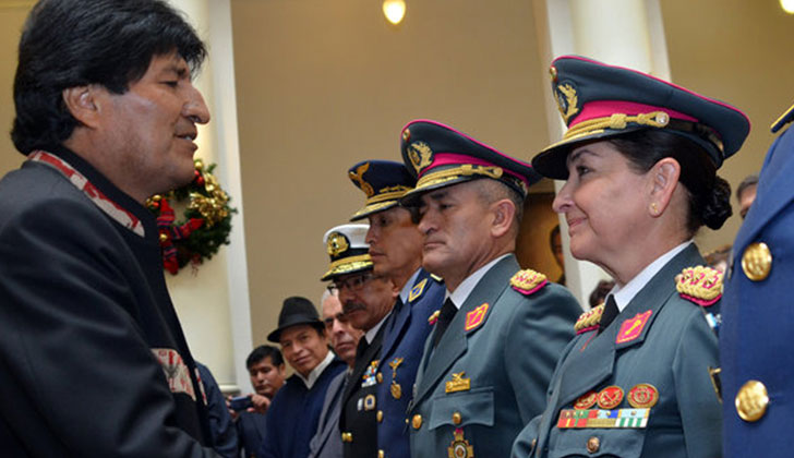 Una mujer integra nuevo Alto Mando Militar de las Fuerzas Armadas de Bolivia. Foto: EFE