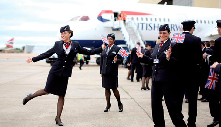 Azafatas de la aerolínea British Airways podrán usar pantalones.