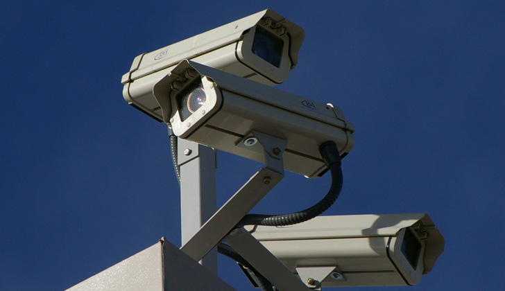 Las primeras cámaras de video-vigilancia se instalaron en Montevideo. Los puntos elegidos fueron los de mayor concentración de personas, tales como Ciudad Vieja, Centro y Cordón. Foto con fines ilustrativos: Wikimedia Commons. 