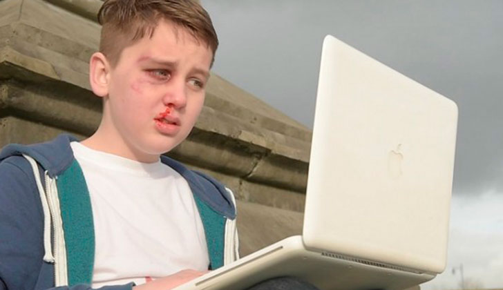 Un video protagonizado por un chico de 13 años busca generar conciencia sobre el cyber bullying.