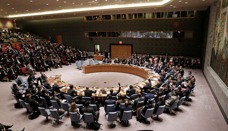Momento en que el Consejo de Seguridad comenzaba a votar la resolución sobre el financiamiento de ISIS el 17 de diciembre de 2015. Foto de archivo ONU-Evan Schneider.