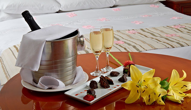 Hoteles diseñan propuestas exclusivas para vivir un romántico San Valentín.