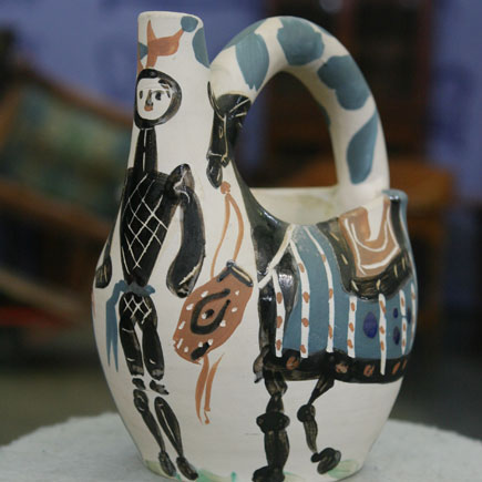 Picasso también trabajó en cerámica, como esta pieza. Foto: pbs.org. 
