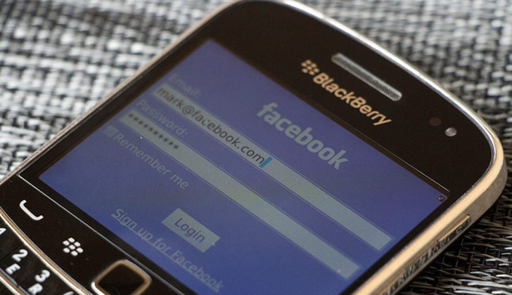 Facebook retirará su aplicación para Blackberry. 