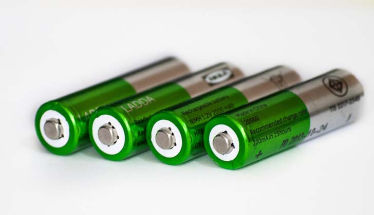 El litio se usa, mayormente, para la fabricación de baterías recargables. Foto: Pixabay. 