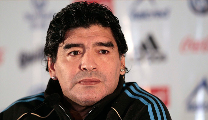 Maradona: "Messi tiene que seguir en la selección". 