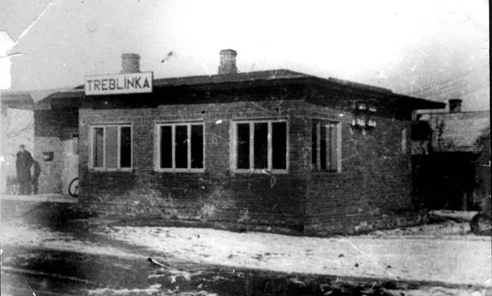 Estación de tren en Treblinka, a donde llegaron las más de 700.000 víctimas. Foto: Wikimedia Commons. 