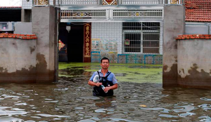 Inundación en China deja más de 200 muertos y cientos de desaparecidos. Foto:  EFE