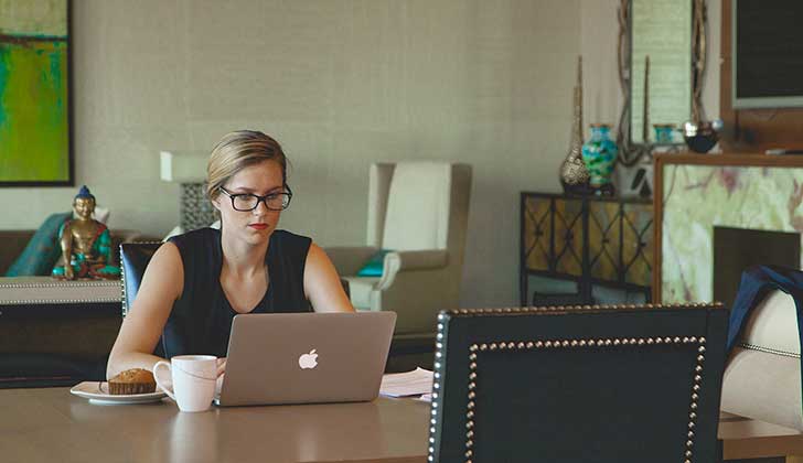 Facebook, Apple, Microsoft y otras decenas de empresas se comprometieron a reducir la brecha salarial entre hombres y mujeres. Foto: Pixabay